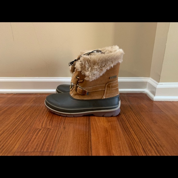 KHOMBU women’s all weather waterproof boots. - Picture 3 of 3